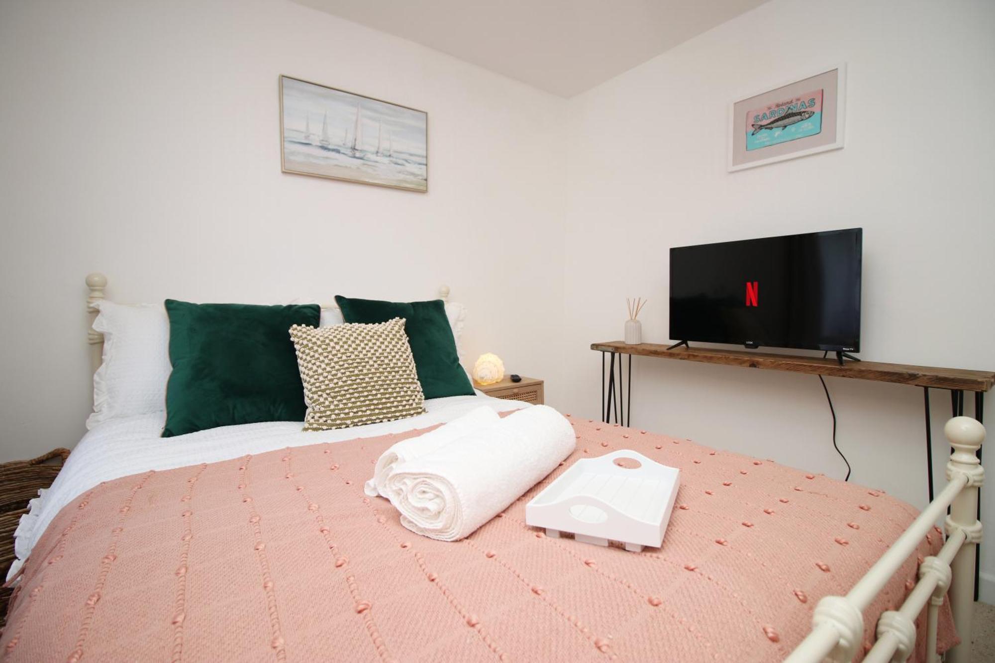 Little Gem In The Mumbles! Fishermans Cottage With Log Burner, Dog Friendly And Welcome Breakfast Hamper! Екстер'єр фото