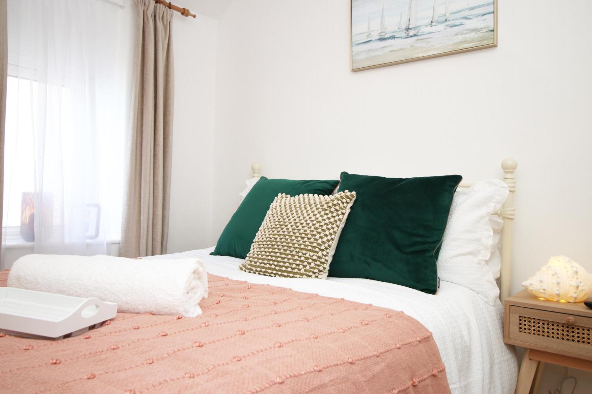 Little Gem In The Mumbles! Fishermans Cottage With Log Burner, Dog Friendly And Welcome Breakfast Hamper! Екстер'єр фото