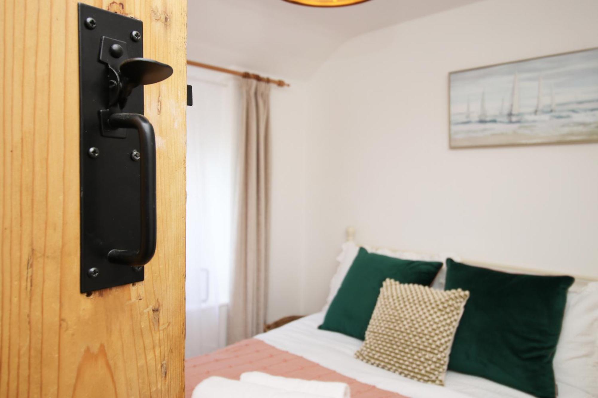 Little Gem In The Mumbles! Fishermans Cottage With Log Burner, Dog Friendly And Welcome Breakfast Hamper! Екстер'єр фото